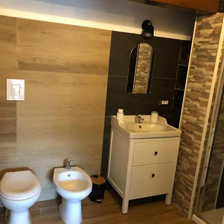 Πανσιόν Almayer Scauri Mare