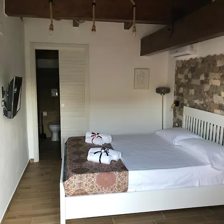 Almayer Scauri Mare Pensión Minturno