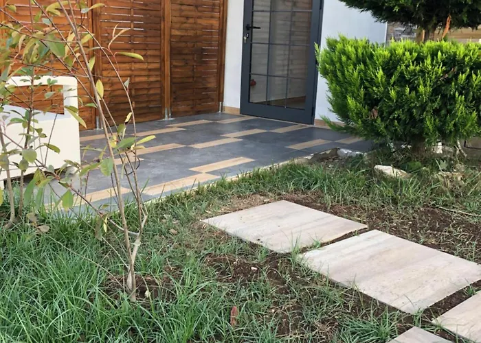 Almayer Scauri Mare Pensión