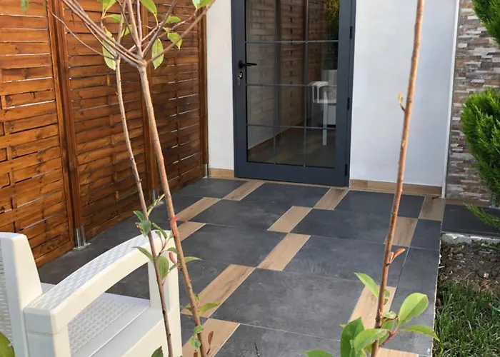 Almayer Scauri Mare 3*